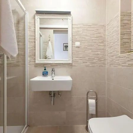 Center Apartment Podgora